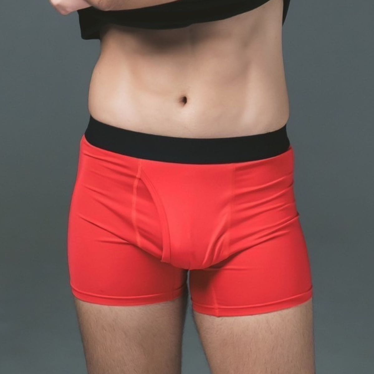FTM向けボクサーパンツ クリムゾンレッド(着用イメージ・正面) - FTM Boxer Briefs Crimson Red (Worn - Front View)