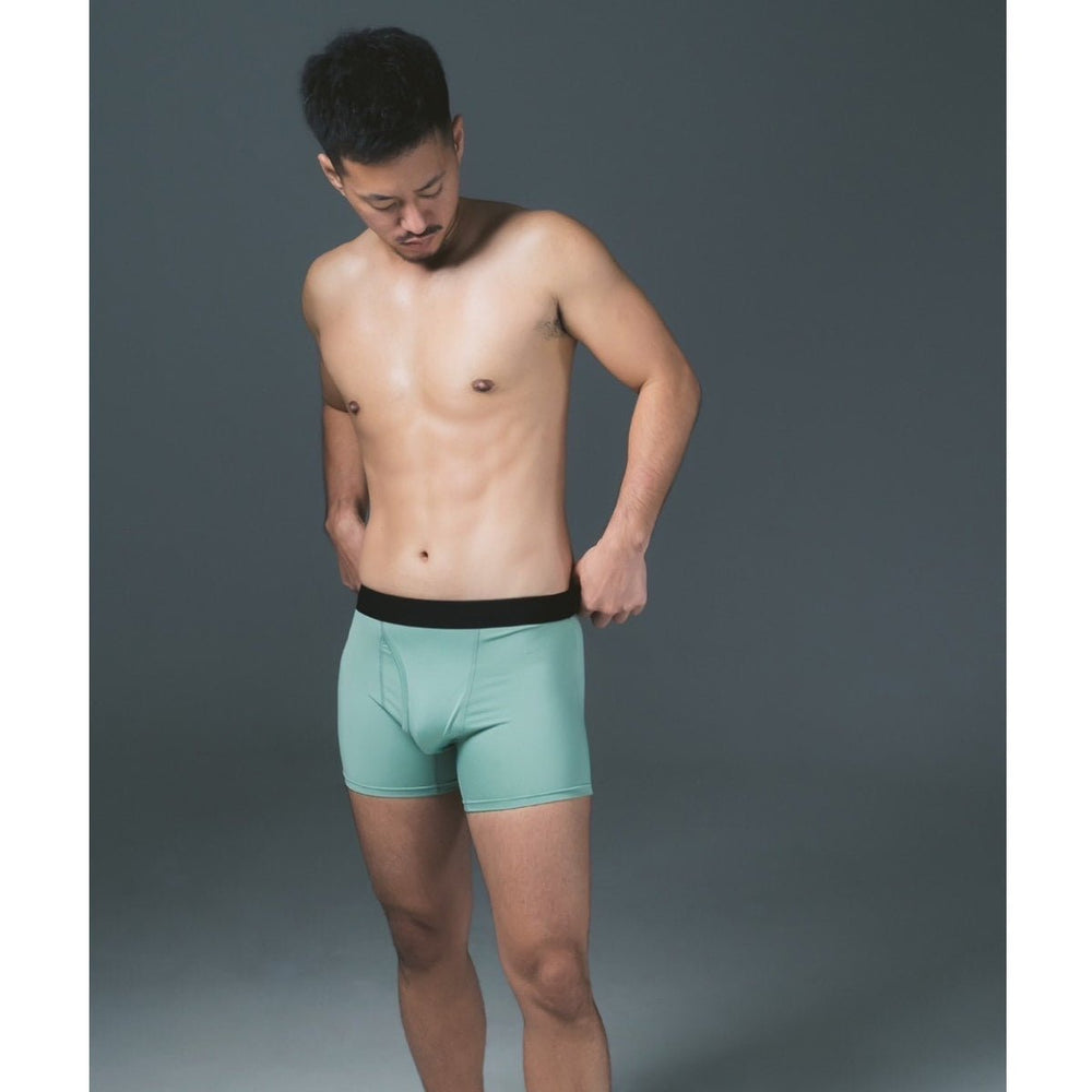 FTM向けボクサーパンツ スモークグリーン(着用イメージ・全身) - FTM Boxer Briefs Smoke Green (Worn - Full)