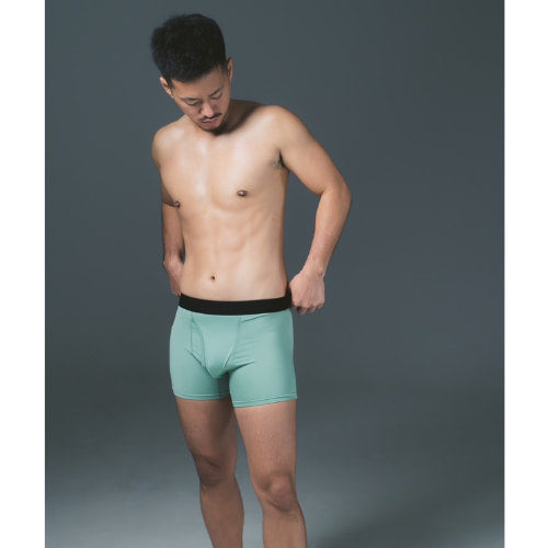 FTM向けボクサーパンツ スモークグリーン（着用イメージ・全身） - FTM Boxer Briefs Smoke Green (Worn - Full)